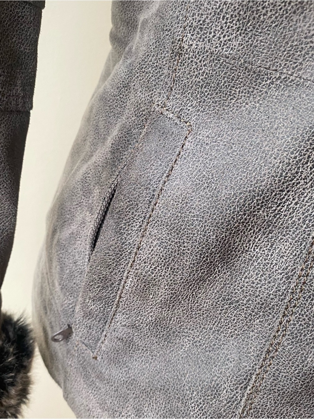 Danier Women’s Grey Genuine Leather Jacket with Black Fur Trim - Picture 6 of 11